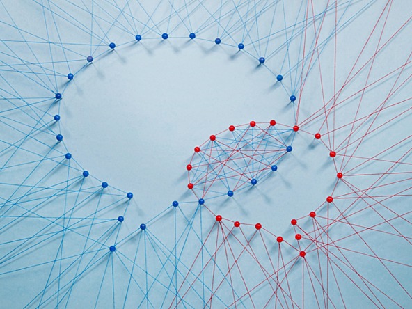 Speech bubbles connections data social_crop
